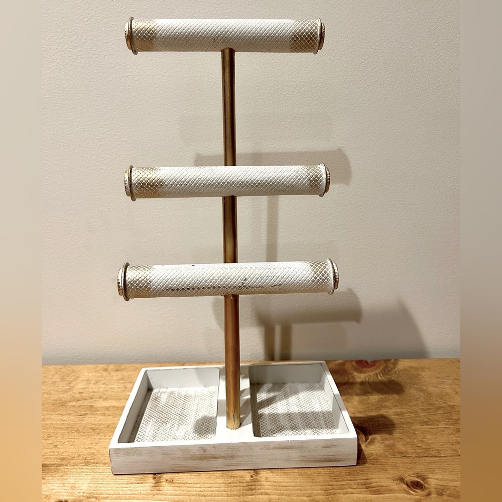 Wooden Jewelry Stand/Holder